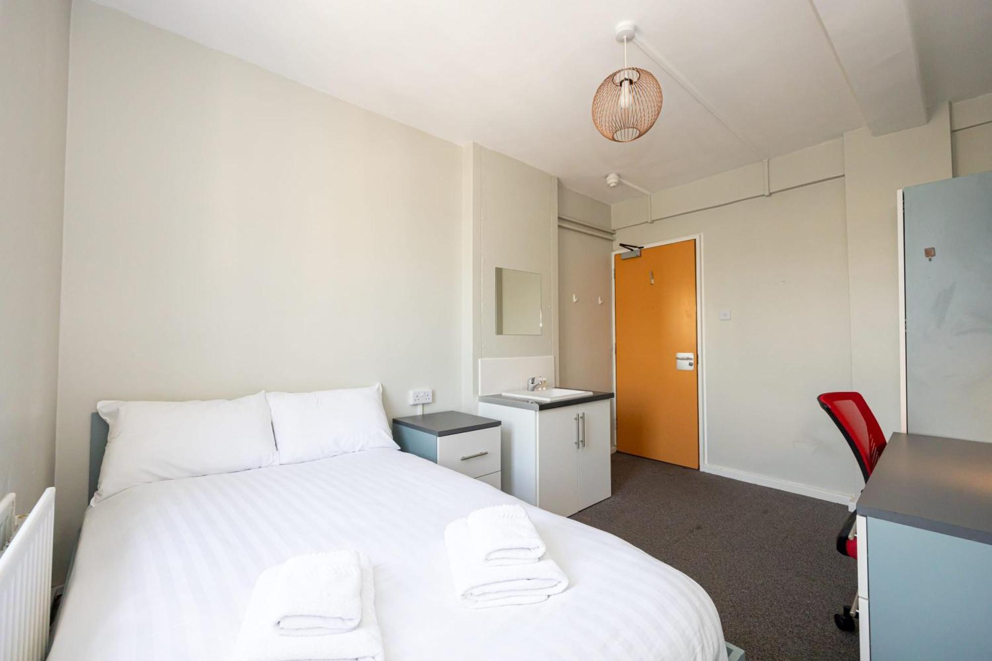 Spacious Room With Shared Facilities London Exterior photo